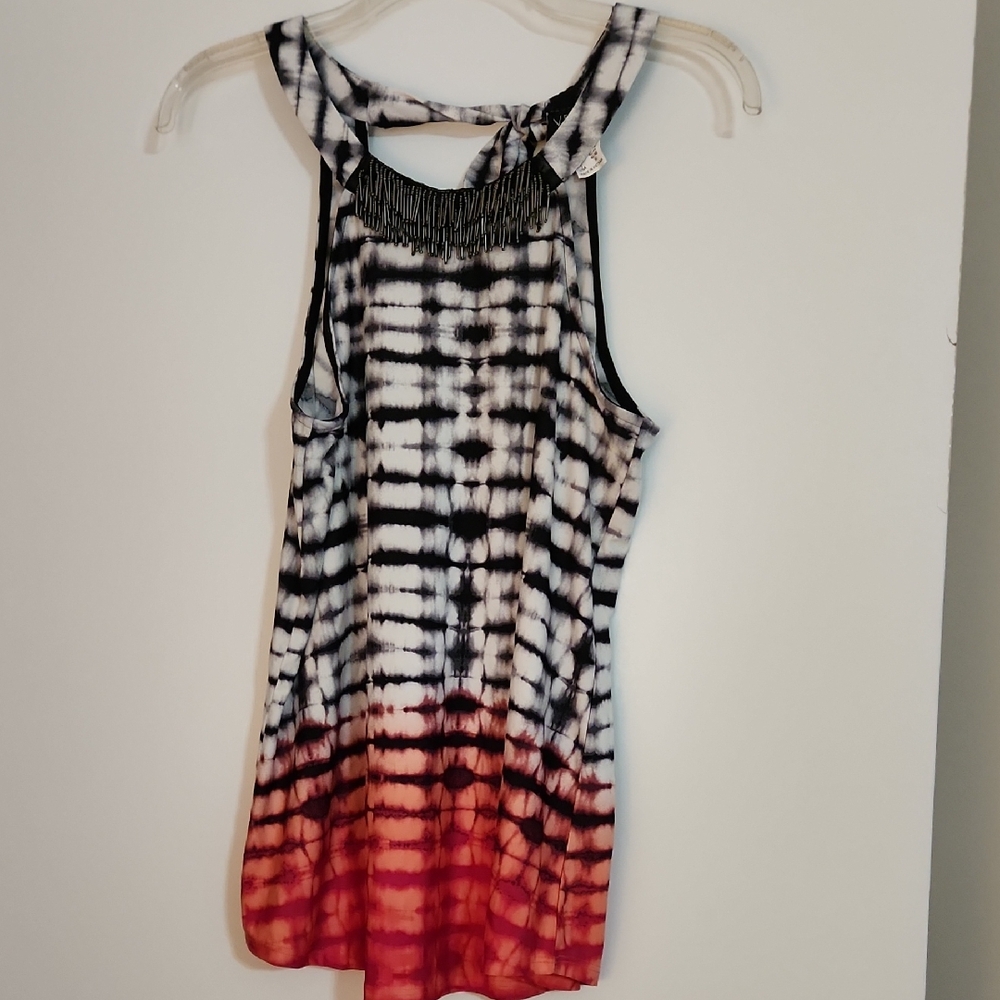 VENUS Black and White Tie-Dye Top